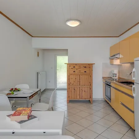 Apartment Beachfront With Balcony And Parking