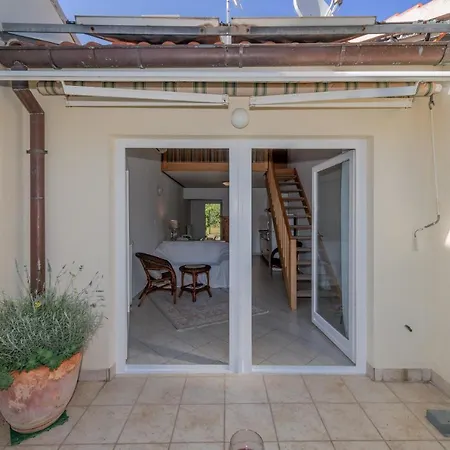 Beachfront With Balcony And Parking Apartment *