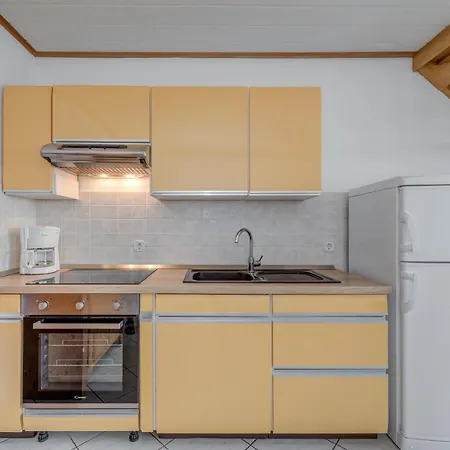 Beachfront With Balcony And Parking Appartement