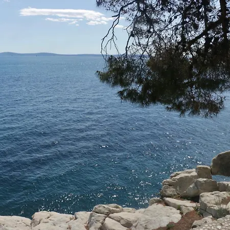 Apartment Beachfront With Balcony And Parking *