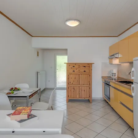 Beachfront With Balcony And Parking Appartement
