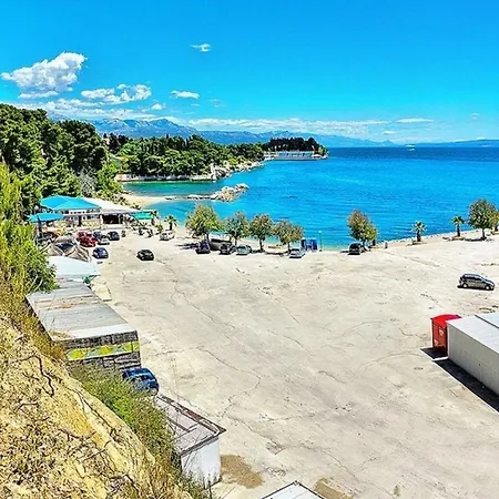 Beachfront With Balcony And Parking