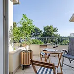 Apartman Beachfront With Balcony And Parking Split
