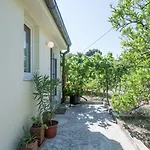 Beachfront With Balcony And Parking Apartman *