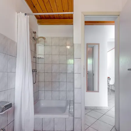 아파트 Beachfront With Balcony And Parking 스플리트