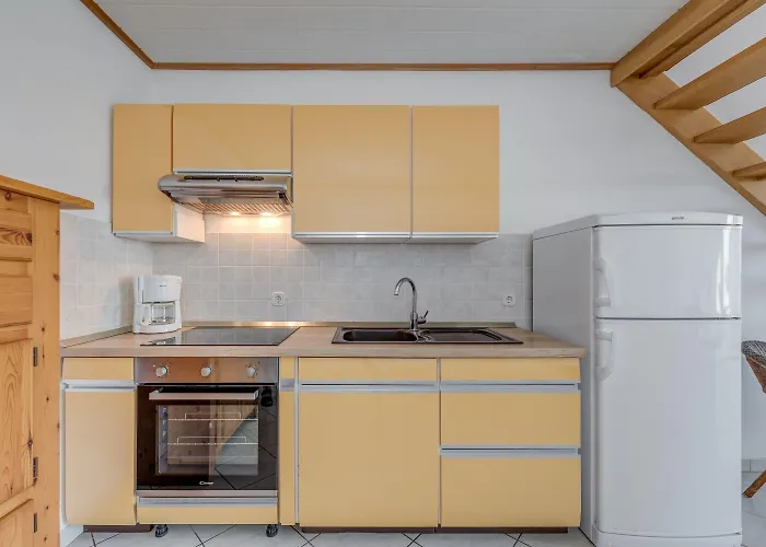 Apartment Beachfront With Balcony And Parking *