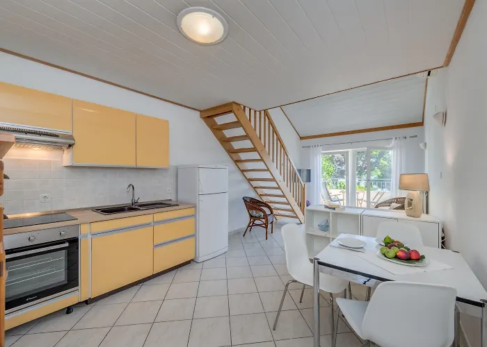 Beachfront With Balcony And Parking Apartment