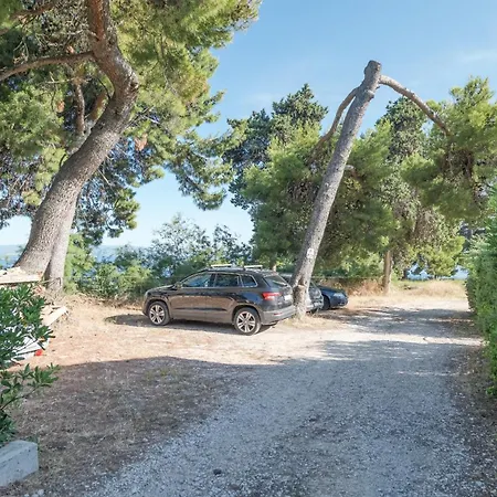 アパート Beachfront With Balcony And Parking